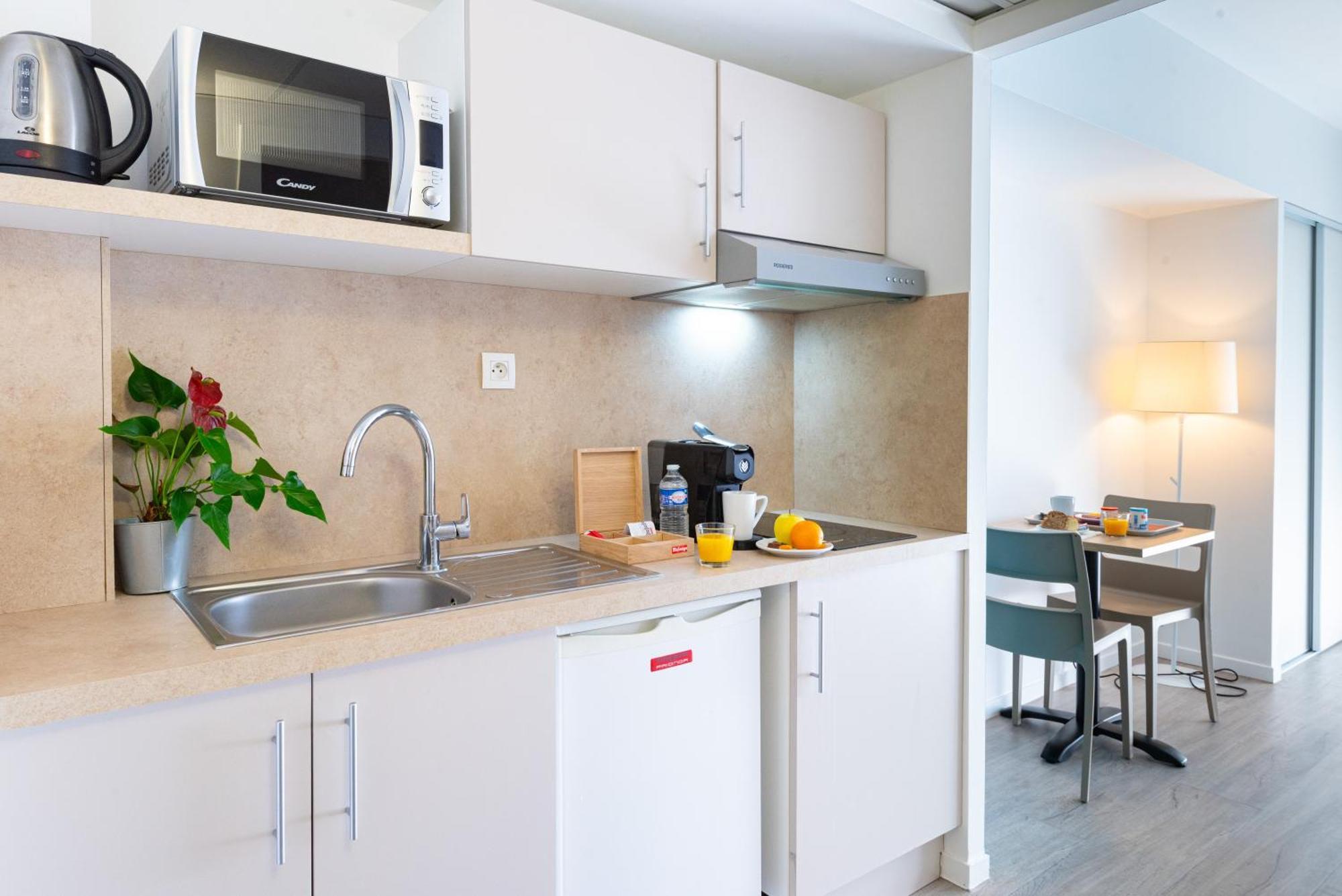 Zenitude Hotel-Residences เลอกันเนต์ ภายนอก รูปภาพ