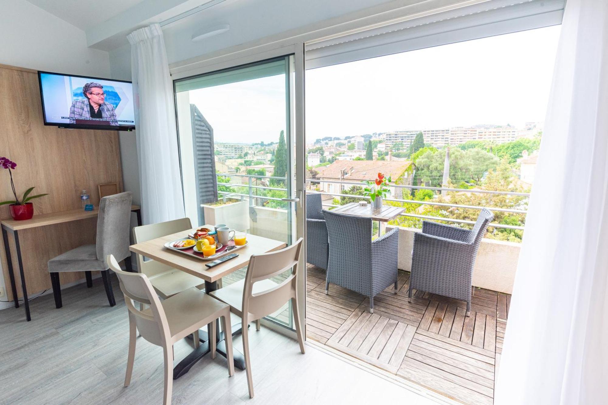 Zenitude Hotel-Residences เลอกันเนต์ ภายนอก รูปภาพ